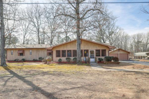 Pet-Friendly Higden Getaway Less Than 1 Mi to Marina!